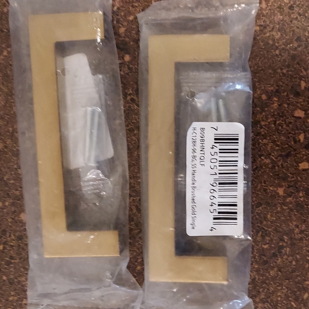 Cabinet hardware